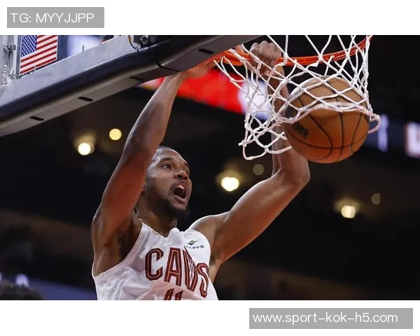 小莫布里半场表现出色7投3中贡献11分3篮板2助攻2盖帽