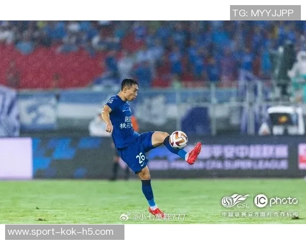 贺惯正式签约武汉三镇足球俱乐部开启新征程